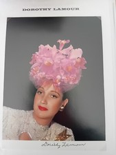 Photo Signee Star Dorothy Lamour (dans Les Années 80). Très Belle photo Couleur 
