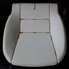 MOUSSE D'ASSISE AVANT