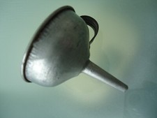 ENTONNOIR ANCIEN METAL