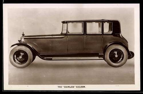 Voiture daimler berline avec - daimler,