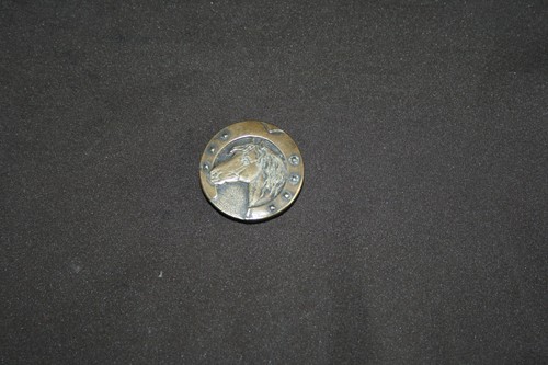 Gros bouton ancien - , laiton