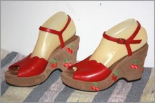 SAN MARINA  Sandales Compensées Cuir Rouge Motifs Cerises Fraises T 39 TBE