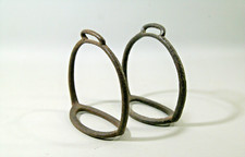 PAIRE D'ANCIENS ETRIERS
