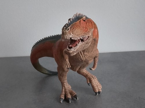 Grand dinosaure figurine