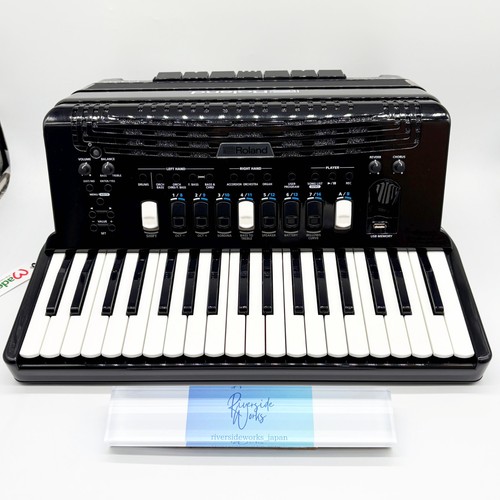 Roland v accordion - roland, fr-4x