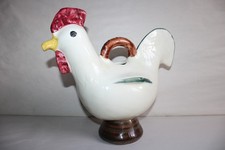 Pichet zoomorphe en faïence de Gien décor  Coq, hauteur 28.5 cm