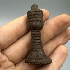 Pièce d'échecs unique en bronze romain ancien rare