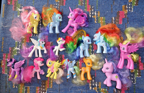 Div lot 14 petit poney - petit,