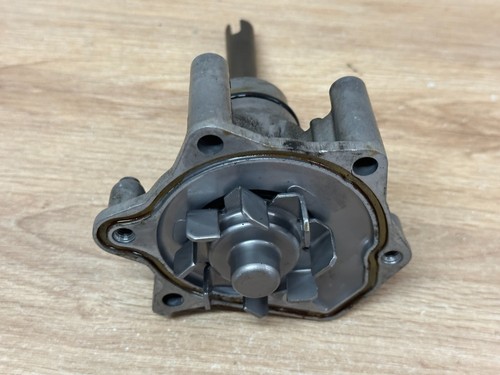 Une partie pompe eau moto - partie, a