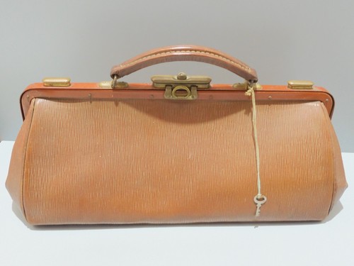 Ancien sac medecin en - medecin, cuir