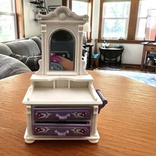 Playmobil-trimmer-shelf-mirror