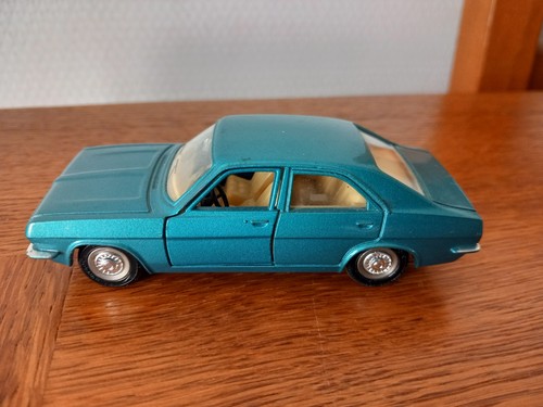 Dinky toys chrysler 180 - toys,