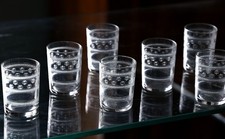BACCARAT. Suite de 7 Verres à