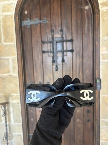 Authentic black chanel - black,