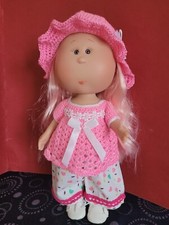 VETEMENTS CONCUS POUR POUPEE MIA de NINES D'ONIL (30 cm)