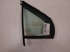 Vitre fixe porte avant droite occasion TOYOTA YARIS III Phase 1 - 1.4 D 90ch -
