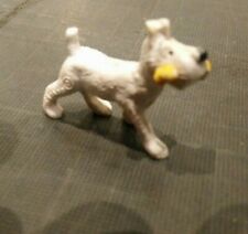 TINTIN : RARE FIGURINE  MILOU  - JIM - 1965 -  ( 4 X 3 cm )   TRES BON ETAT