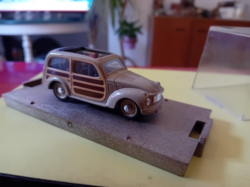 Fiat 500 c jardinière - 1/43,