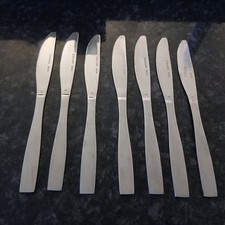 Lot de 7 couteaux de table