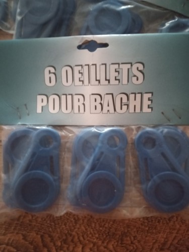 Gros oeillets plastique - 18,