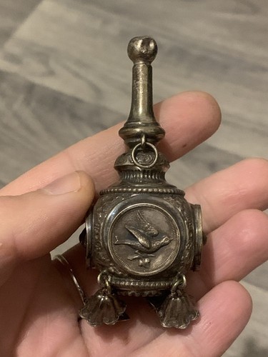 Ancien sifflet hochet - , en