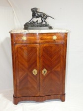 Petit meuble d'entre deux en bois de rose de style Régence début 19ème siècle