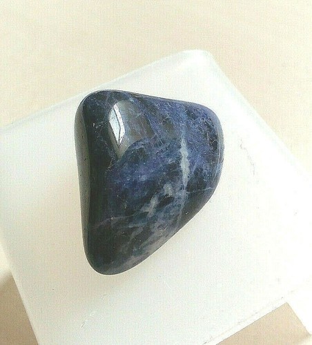 Pierre roulee sodalite