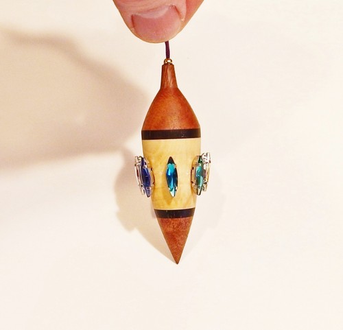 Pendule en bois - en, precieux
