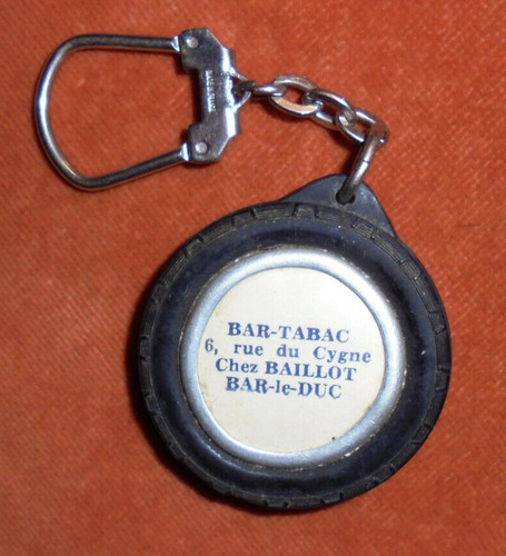 Porte clés pneu carotte - porte-clés, tabac