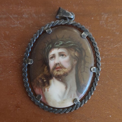 Pendentif camée ovale