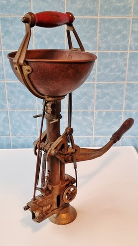 Ancienne boucheuse - ancienne,