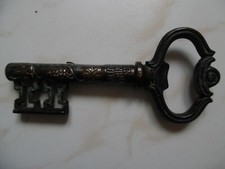 Tire bouchon clef , la vigne , in vino vita