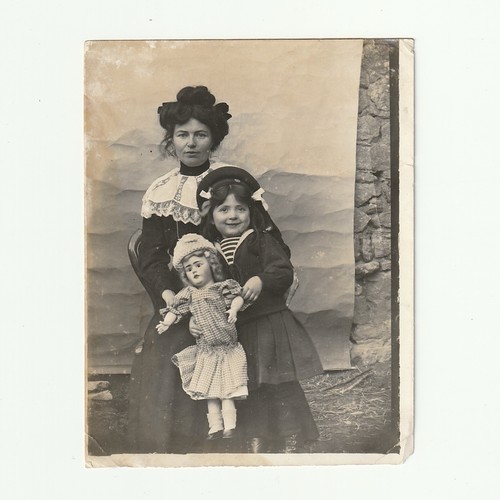 Jeune femme petite fille - petite, et