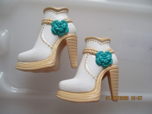 Poupee scene paires de - paires,