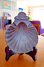 CHEVALET et CENDRIER en ETAIN Originale Forme COQUILLE St Jacques