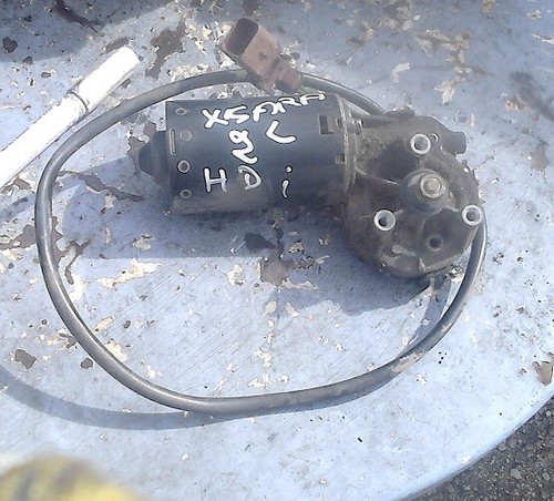 Moteur essuie glace avant - moteur,