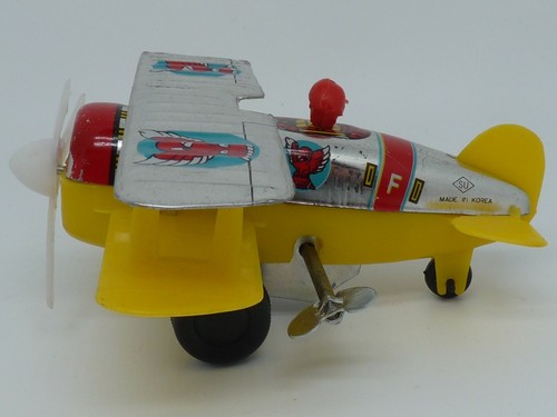 Ancien jouet petit - avion, a
