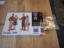 MAQUETTE PERSONNAGE 1/35 "EUROPE 1945 VICTORY WWII" MB3514 NEUF