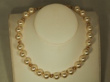 COLLIER GROSSES PERLES