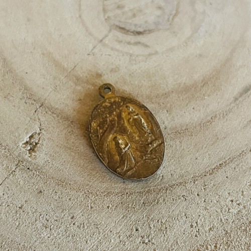 Médaille religieuse ovale