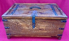 Coffre ancien Boîte En Bois Sculpté fer forgé 41x28x20,5cm