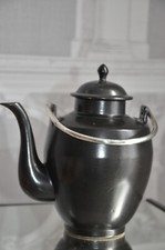 THEIERE MARIAGE FRERES EN CERAMIQUE A L'IMITATION DU GRES BASALTE NOIR WEDGWOOD