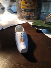 Sabot  bleu pale scène galante en porcelaine de limoges 