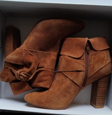 Bottines à talons hauts en daim camel - San Marina