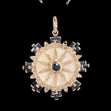 Beau pendentif en argent