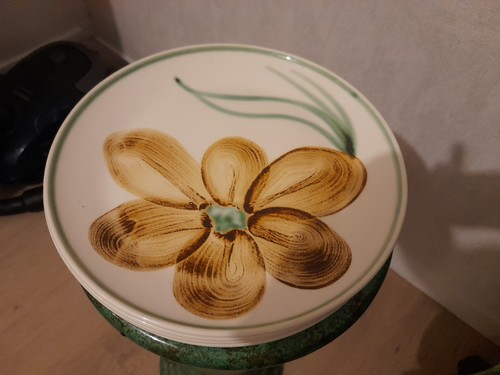 Jolies petites assiettes - jolies, en