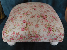 Repose pieds pouf tissu fleuri