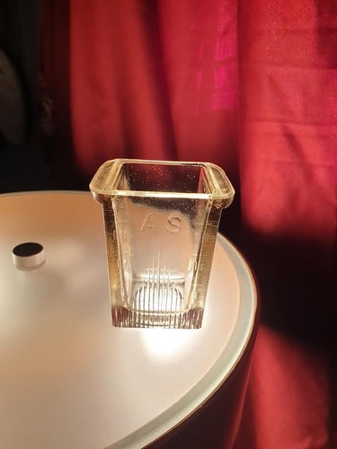 Gros receptacle verre moulé - ,