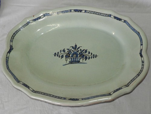 Grand plat ancien - , cul-noir