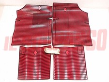 Sopra Tapis Rouges Noirs